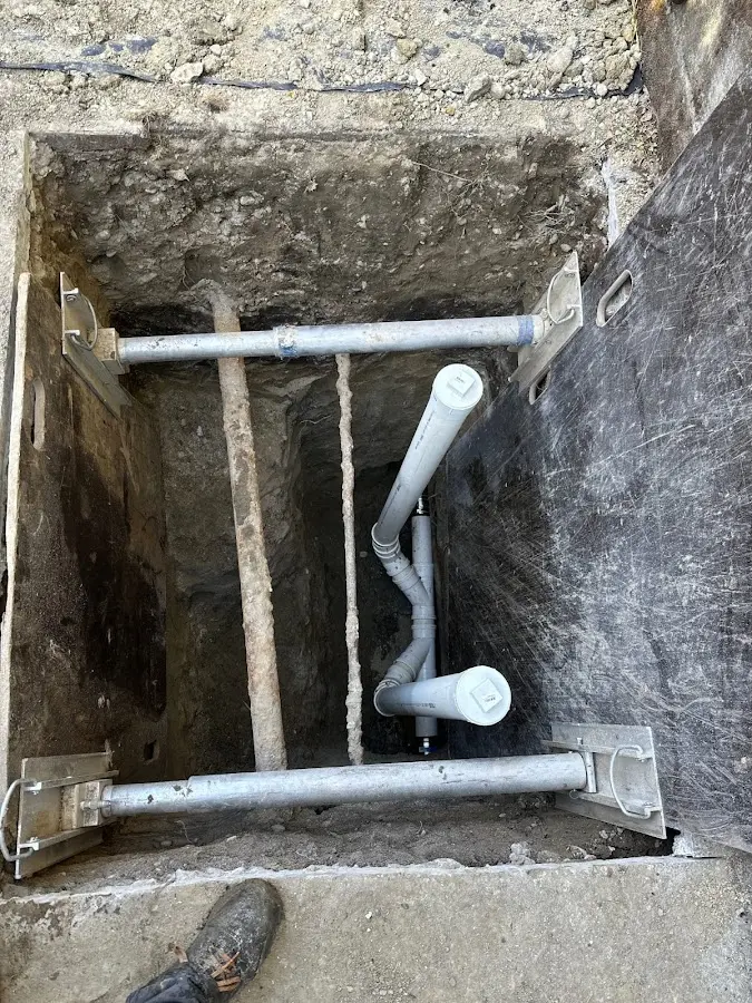 Experienced plumber completing Drain Cleaning work in Commerce